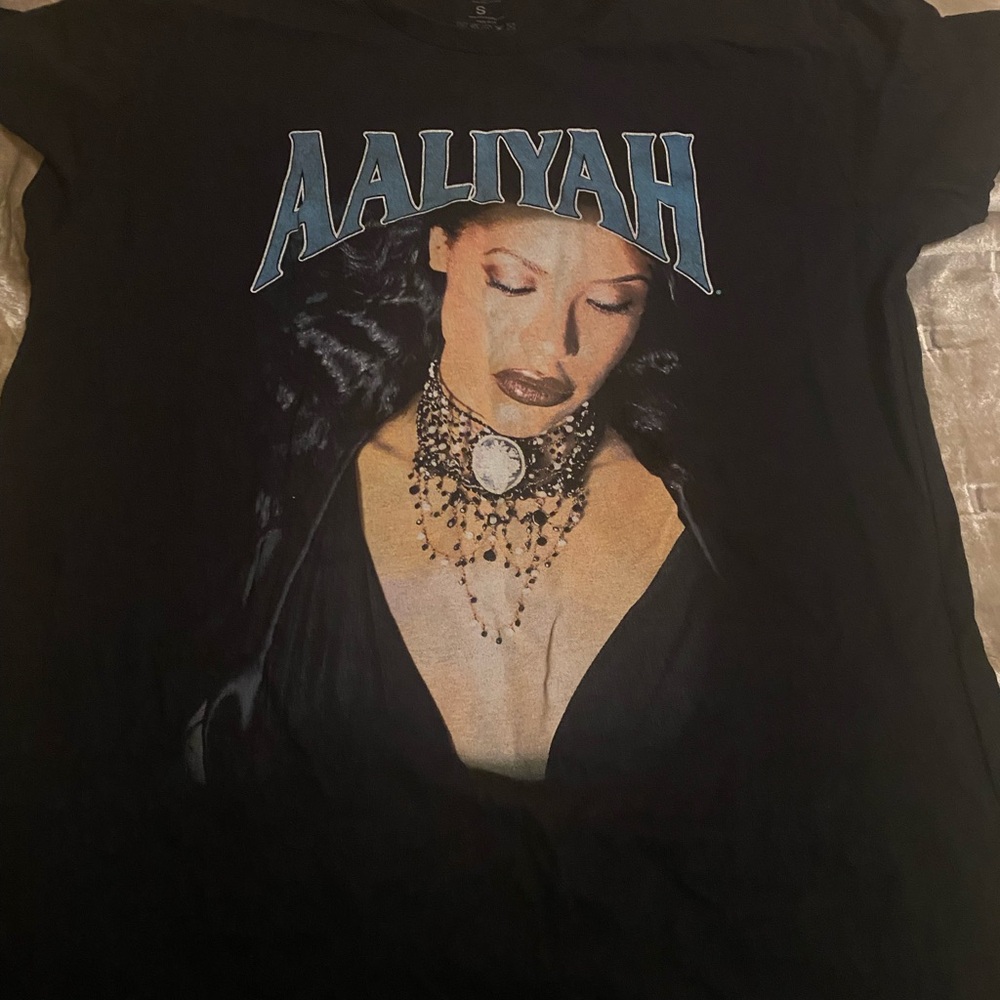 Aaliyah Graphic T-Shirt